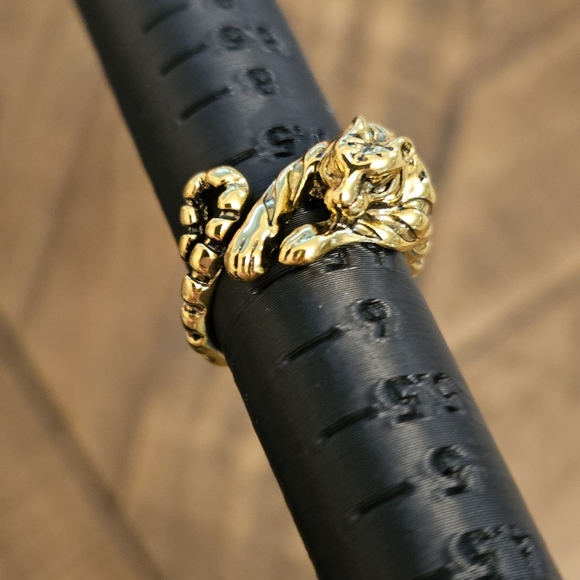 NEW Gold-Tone Tiger Wrap Ring - Size 7 & adjustable - Picture 10 of 10